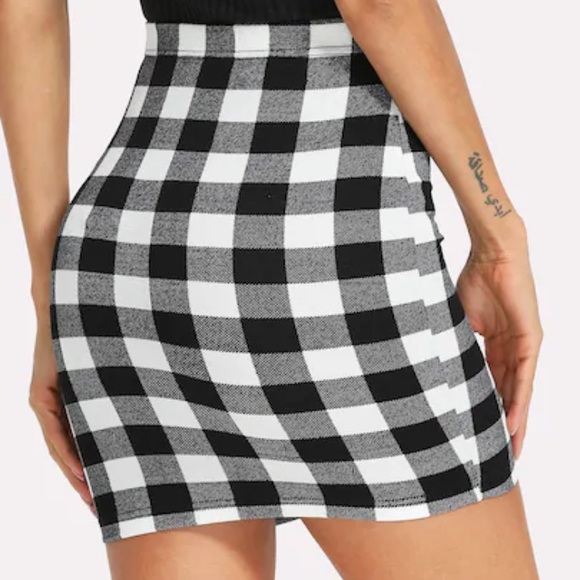 Black and White Plaid Bodycon Skirt - Picture 2 of 4